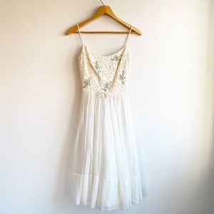 Vintage Cream Embroidered Bust Tulle Midi Dress
